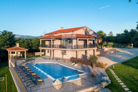 Location: Istarska županija, Pićan, Pićan. Pićan, surroundings, beautiful Villa surrounded by nature In the vicinity of Pićan, in a quiet location, in a small village, there is this beautiful Villa with a swimming pool. Built in 2021, with a total ar...