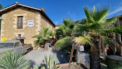 Located in Mazeres. CLAIRIMMO BAZAS OFFERS YOU A RARE AND ATYPICAL BUSINESS TO RESUME A restaurant. Located on the road to Langon. A magnificent restaurant with a large outdoor terrace large enough to accommodate more than 100 covers, including 180 c...