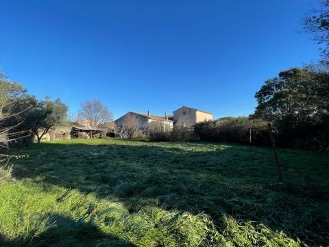 Belle propriété avec terrain constructible aux portes de l'Ardèche Méridionale