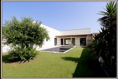 Dpt Bouches du Rhône (13), à vendre VENELLES maison P5 - Terrain de 407 m²