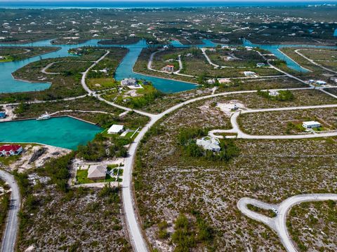 This lot of located in a quite, developing community of Suffolk subdivision. Just south of GB Highway, making travel quick and convenient to town and the airport. Close proximity to the Grand Lucayan Waterway and the infamously gorgeous Barberry Beac...