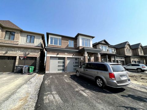 Brand New 5 Bedroom 4 Bathroom Detached House. Never Lived in Before. 9 Feet Ceiling on Both First and Second Floor. Almost 3,000 Sqft Living Space. Overlook Ravine Backyard. Open Concept Kitchen With Large Breakfast Counter & Stainless Steel Applian...