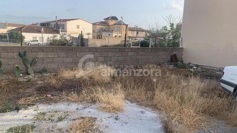 A plot of clear urban land for sale in the village of Llano de Los Olleres. The land has an área of approximately 212m2 with a facade of approximately 11 metres and a depth of approximately 18 metres.The plot of land is located at the entrance of the...