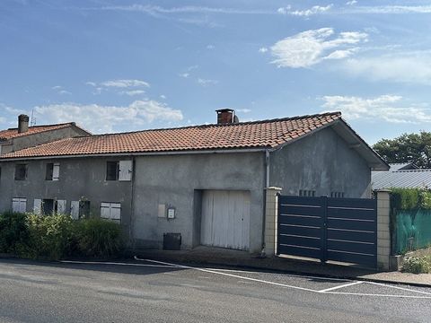 Summary Town house at Chevanceaux, this house is ideal of you want to walk to the shops, schools, and want easy access to the N10 Bordeaux-Paris motorway. Ideal first house, or for investment/rental, there is double glazing and wood and fuel central ...