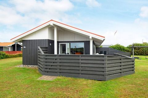 Well maintained and well located cottage with whirlpool only approx. 300 meters from the rushing North Sea at Vejlby Klit. The cottage is practically furnished with a combined living room / kitchen. The living room has modern furniture, Smart TV with...