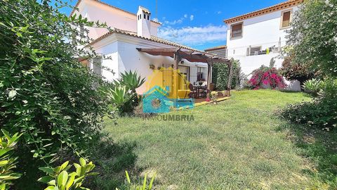 InmoUmbría offers this magnificent detached villa for sale. Built in 2008, with top quality materials and with a constructed area of 171mº distributed over two floors. On the ground floor we find the entrance hall from where it is distributed in the ...