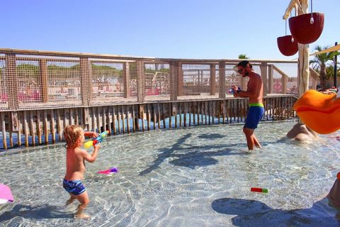 The family-friendly complex, located at the entrance to Valras-Plage, offers you a comfortable holiday in modern mobile homes. A large water park with a pool, slides and jacuzzis ensure bathing fun for young and old. From April to mid-September there...