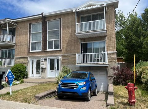 Duplex 2x 4 1/2 with garage, in addition 1 bedroom on the ground floor with independent entrance without access to the ground floor and possibility to do a bachelor to be checked... Beautiful backyard so you can enjoy beautiful relaxing days with a s...