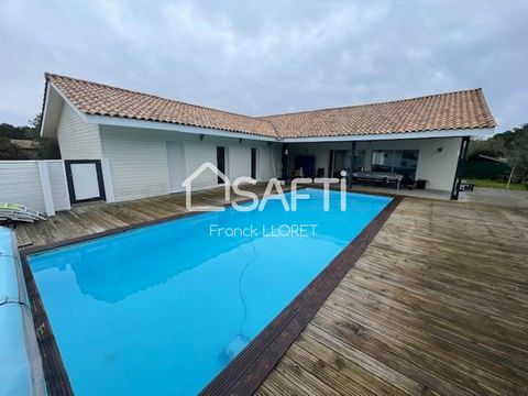 Located in Vensac Océan, this contemporary timber-frame house with factory-tinted white cladding offers a peaceful living environment, ideal for nature lovers. Close to the beaches of the Atlantic coast, this property also benefits from quick access ...