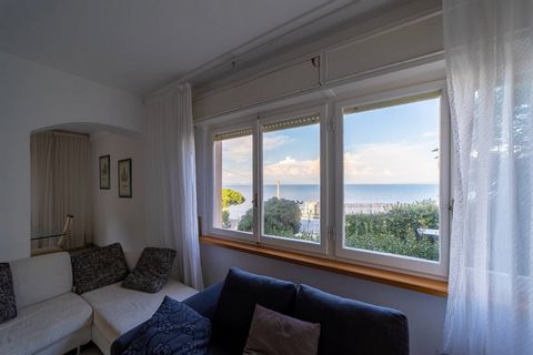 Porto Santo Stefano, Loc. Caletta In one of the most exclusive and sought-after areas of Porto Santo Stefano, we offer a large apartment for sale. The property, located in a quiet and residential setting, boasts a strategic position just a few steps ...