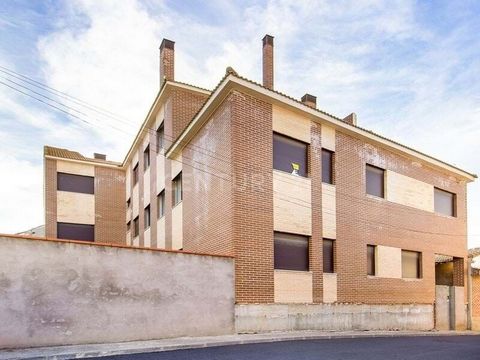 Do you want to buy a BUILDING of housing complex for sale in Escalonilla? Excellent opportunity to acquire ownership of this BUILDING with a set of 12 homes very well distributed from 47.19m² very well distributed with 2 bedrooms and 2 bathrooms, loc...