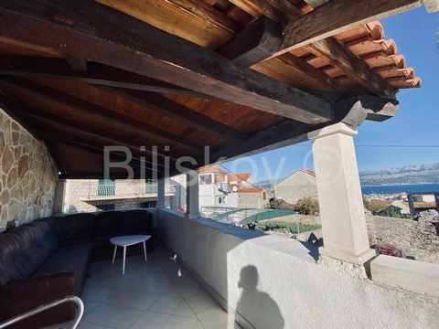 Brač, Supetar two-apartment house in the center, gross construction building area 212 m2, floor plan 124 m2, on a plot with a total area of ​​126 m2. In nature, it is 4 apartments, and the house can be divided vertically, so it is possible to buy two...