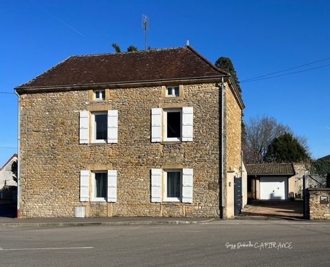Dpt Saône et Loire (71), à vendre maison CHAROLLES centre ville P5 98 m² sur terrain cosy de 267 M²