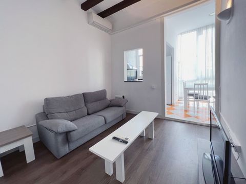 13 min Metro to Plaça Catalunya 15 min meter to sacred family ☆ Vila de Gracia - Great Location ☆ Balcony This lovely 3-Bedroom apartment with a charming character has a lot of natural light in all the rooms. Experience Barcelona with Us& Learn More ...