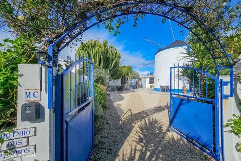 About 1,500mts from the beach we find this mill completely refurbished and sealed, with electricity, water. The mill consists of three floors, distributed as follows: Ground floor (living room with fireplace) and support bathroom 1st floor (living ro...