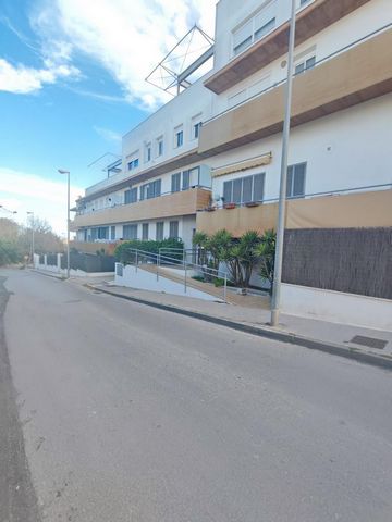 Two-bedroom house in the entrance area to La Jara and Pools, it is delivered fully furnished with kitchen and appliances, terrace, communal pool, A.A., in the price is also included the garage, a great opportunity!!!! Features: - Parking - Air Condit...