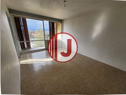 JULIEN IMMO offers for sale this F2 apartment of 45 m2 located in the Pierre Fontaine area on the 8th floor with panoramic views in Mulhouse. Ideal location, close to all amenities. Peaceful and serene ambience, perfect for relaxing. Functional layou...
