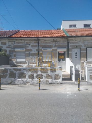 2 bedroom villa in Ermesinde under refurbishment with delivery deadline still in April 2024 . Consisting of two bedrooms ,living room in open spece fully equipped kitchen with oven ,hob, extractor fan all new appliances , new kitchen cabinets . We ha...