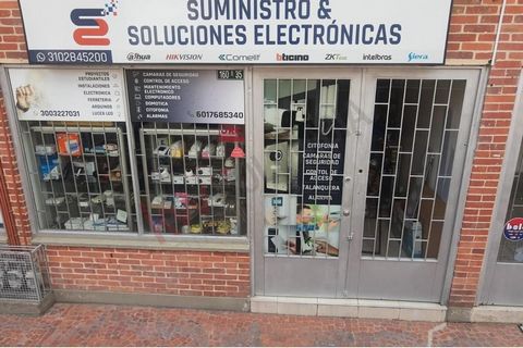 I sell excellent commercial premises with natural lighting and a display case located on the main road, ideal for the exhibition of their products. With a total area of 28.84mts and a bathroom. Located close to main roads such as Carrera 7, Carrera 9...