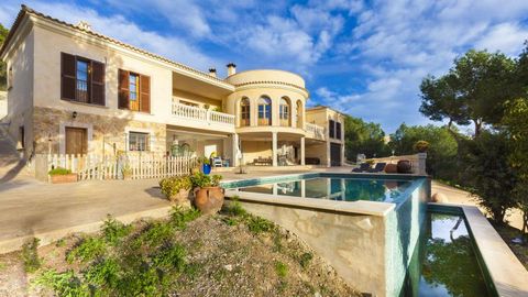 Luxury Real Estate Mallorca: On a southwest facing plot is this spacious villa in Paguera, in the southwest of Mallorca. The villa with 2 levels consists in the upper area of 2 wings, which are connected with a tower room - this level is completely f...