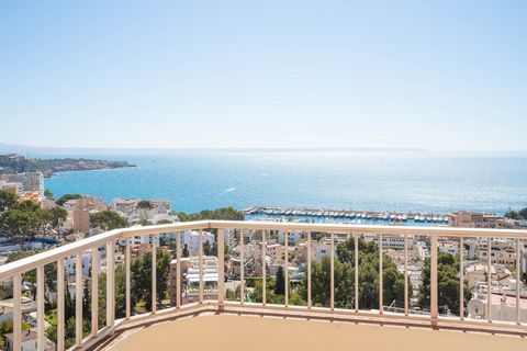 Refurbished penthouse with sea views in San Agustin Penthouse with 4 terraces and pool area This penthouse, situated in San Agustin, offers astonishing views overlooking the sea. The upper part of San Agustin is increasingly popular due to its tranqu...