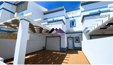 Fantastic 3-storey house, recently built, in excellent condition and located in a quiet urbanization, just 1km from the magnificent beaches of Lota and Manta Rota. The ground floor consists of a courtyard with 42.84m2 with parking space for one vehic...