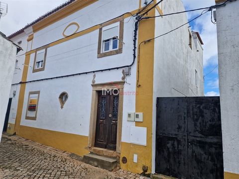 House and land in Póvoa e Meadas, Castelo de Vide, composed of two flats T2 in horizontal property with a total of 216m2 of gross private area. Entrance hall with access to the two flats. One of the flats is located at ground floor level, with access...