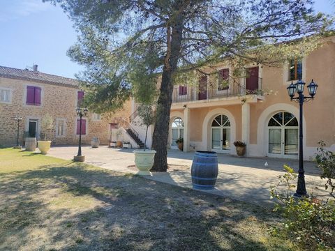 A stone's throw from Carcassonne, I suggest you visit a property with quite phenomenal potential. A large building of 540 M2 with spectacular framework, a mansion, 6 bedrooms and bathrooms, additional accommodation communicating with it, 5 bedrooms a...