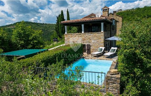 Location: Istarska županija, Motovun, Motovun. Istria, Motovun, surroundings A few minutes from the late Motovun, in a traditional Istrian settlement, situated on an elevated position with a beautiful view of Lake Butoniga and Motovun, there is this ...