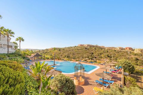 Welcome to your dream home! This stunning penthouse in the prestigious Duquesa Village offers an unparalleled living experience with breathtaking sea and mountain views. Property Highlights: Bedrooms: 2 spacious bedrooms with built-in wardrobes. Bath...