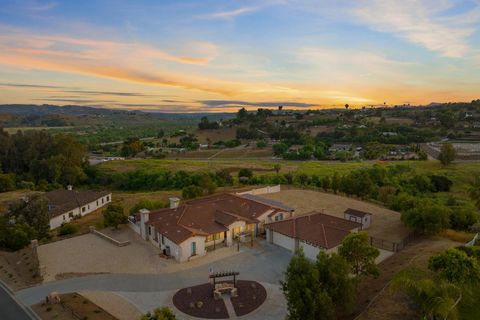 Exquisite single-story Fallbrook estate located in the coveted Golf Community of Sycamore Ranch! This prestigious neighborhood offers an 18-hole course at the Golf Club of California - membership is available but not required. No HOA or Mello Roos. S...