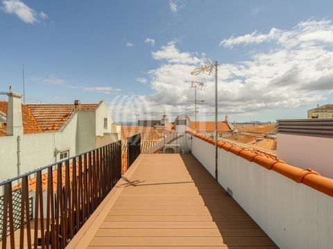 3-bedroom apartment with 140 sqm of gross private area, located in downtown Lisbon. This apartment comprises three bedrooms, all en-suite, a spacious living room with integrated kitchen and dining area, as well as an outdoor terrace of approximately ...