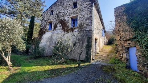 Lovely hamlet with no shop, 5 minutes drive from a small village with one shop, located 7 minutes drive from Olargues, 15 minutes from Mons la Trivalle, 30 minutes from Bedarieux, and an hour from Beziers. Super pretty country house with 145 m2 of li...