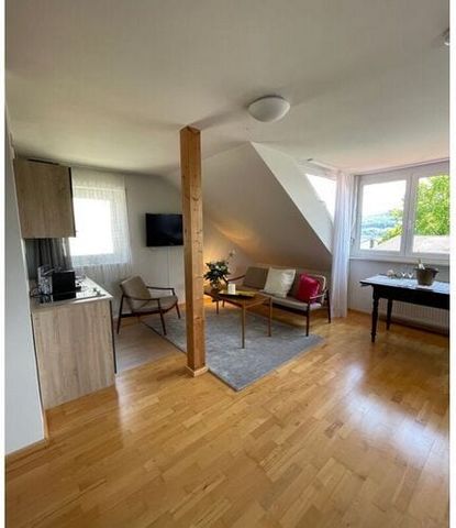 Willkommen in unserem schönen und modernen Studio in Gaienhofen am Bodensee! Das Studio ist mit einer Kochmöglichkeit, einem eigenen Bad und WC ausgestattet und bietet einen herrlichen Blick auf die gegenüberliegenden Schweizer Berge und teilweise de...