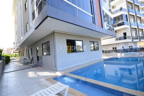 City-View Furnished Apartment in Alanya Mahmutlar Mahmutlar is a highly demanded and famous neighborhood in Alanya, Antalya. It features brand-new cafes, bars, supermarkets, and malls. The region is a popular destination among vacationers, locals, an...