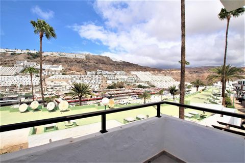 Renovated bungalow for sale in Puerto Rico, Gran Canaria The house: This 2-storey bungalow has a spacious and bright design . It overlooks the town of Puerto Rico. It is decorated in white and gray tones, which allows it to convey a calm atmosphere a...