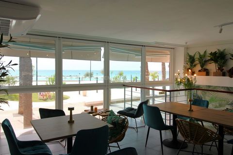 A restaurant exceptionally located on the beachfront in Altea, in one of the most prestigious areas of the coast, is up for transfer. This establishment is fully renovated and ready to operate, offering a unique dining experience. Restaurant Features...