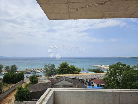 ID CODE: DA1404 Aurelija Šemiga Agent s licencom Mob: 099/547-2989 Tel: 042/562-017 E-mail: ... ... />Features: - Lift - Balcony - Terrace