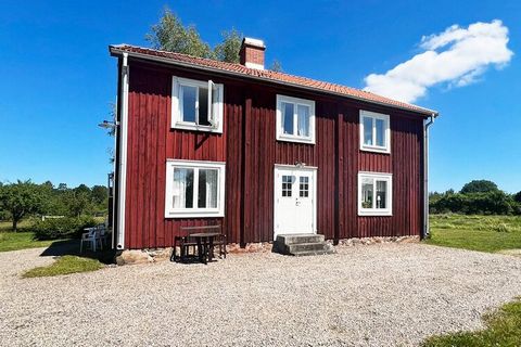 In the southern parts of Småland, in lovely rural surroundings but with lake Åsnen only about 500 meters away, you have the opportunity to experience all the best of Småland. Åsnen is a unique lake archipelago with more than a thousand islands and is...