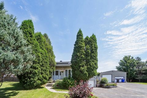 This property has everything you are looking for and much more. Located in a peaceful environment, this property offers a 19,481 square foot lot with no neighbors in front. The beautiful large lot includes pretty terraces, a double detached garage an...