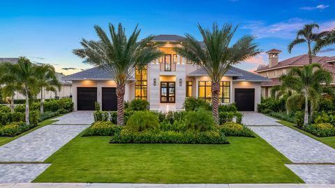 Welcome to the epitome of waterfront luxury living in Park Shore. This exquisite masterpiece, a product of the unparalleled collaboration between award winning, Knauf Koenig, Falconer Jones, and interior designers Clive Daniel, presents a harmonious ...