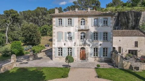 Bastide located near Saint-Rémy and just minutes from Fontvieille, nestled within a private 6.4-hectare estate. Surrounded by fruit trees, century-old olive trees, and a forest, this unique property offers luxury and privacy. This exceptional residen...