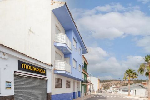 Promoción de Edificio Plurifamiliar en Anna, Valencia Sin Comisión Inmobiliaria Ubicación inmejorable: En zona totalmente consolidada con todos los servicios a tu alcance, ideal para vivir o invertir en un entorno tranquilo con encanto valenciano. Ca...
