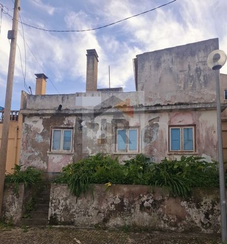 Transforme Esta Ruína no Seu Próximo Grande Projeto Excelente Oportunidade no Coração da Vieira de Leiria Situado no centro da charmosa vila de Vieira de Leiria, este imóvel representa uma oportunidade única para quem procura um projeto de reabilitaç...