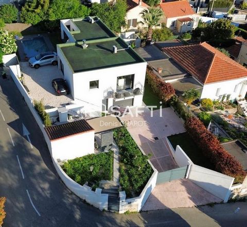 SUPERBE VILLA D'ARCHITECTE T5 de 177 m² - Piscine
