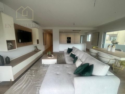 Apartamento T3 em condomínio fechado com varanda de 38 m2 e com garagem em Ramalde, para comprar no Porto. Entrega da obra final de 2024. O empreendimento Senhora do Porto Residence, é um projeto arquitetônico que está a nascer em Ramalde, zona resid...