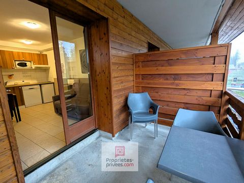 Dernier étage, exposition sud, en centre station. Exclusivité, 06470, Valberg. Prix de vente: 218.900euros (honoraires charge vendeur). Environ 41 m2 pour cet appartement sur 2 niveaux: entrée, séjour/cuisine équipée ouvrant sur le balcon sud, salle ...