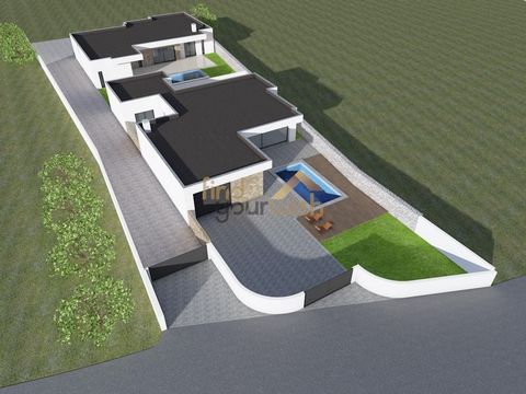 Procura a casa ideal para viver com qualidade, espaço e tranquilidade? Esta moradia pode ser tudo o que procura! Imagine-se a viver com vista para a Serra d’Aire e Candeeiros, num local sereno, mas com fácil acesso a tudo o que precisa. Esta moradia ...