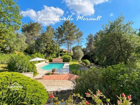 Villa à vendre 7 pièces avec piscine à BAGNOLS EN FORET (83)