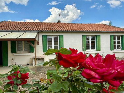 CHATELAILLON-PLAGE ZONE BLANCHE – MAISON AVEC DOUBLE POTENTIEL, JARDIN ET GARAGES : IDEAL ARTISAN OU INVESTISSEUR